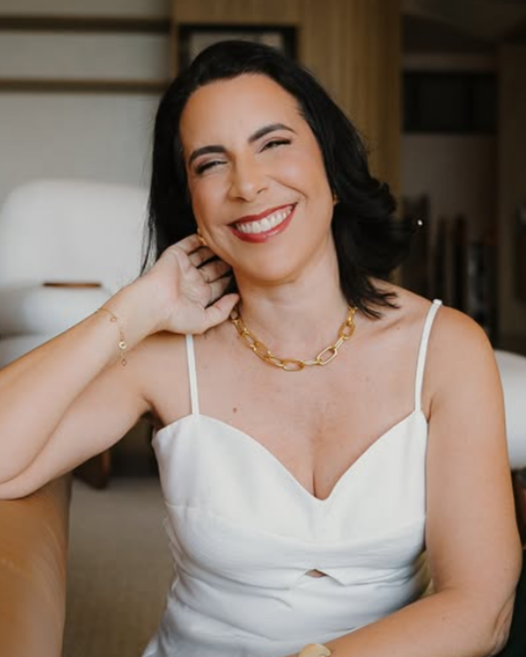 Dra Cássia - Tricologia