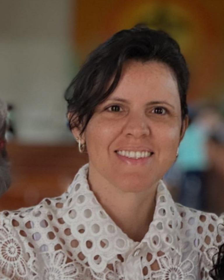 Dra Carolina - Ortodontia