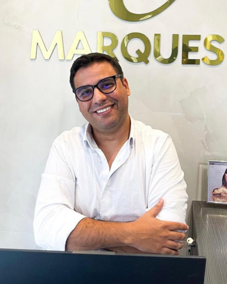 Dr Paulo Ivo - Implantodontia e Estética​​